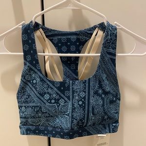 NWT Fabletics Kessler Medium Impact Sports Bra II